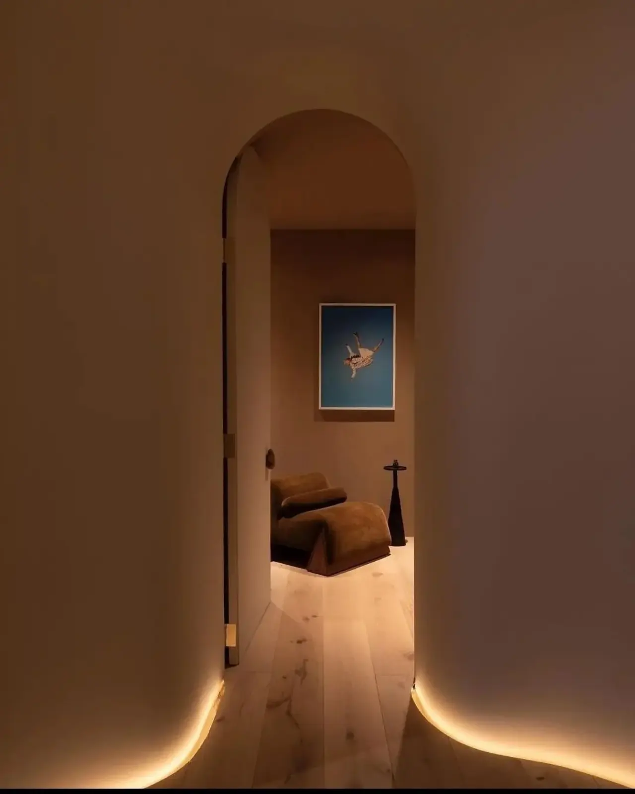 Warm neutral kitchen and island seating